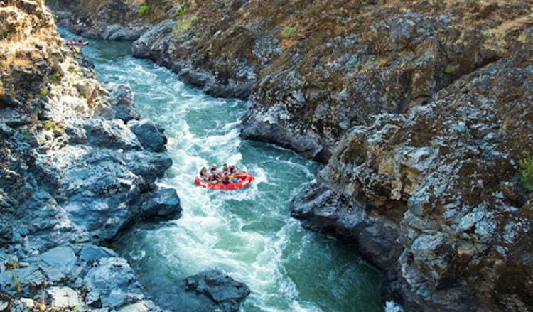Rogue River Oregon - Camping in Oregon